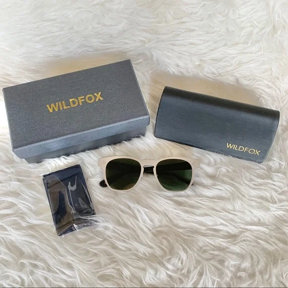Wildfox ultra Fox matte silver sunglasses Smart Fox Sunglasses | Rosewater – Wildfox Couture main image 4